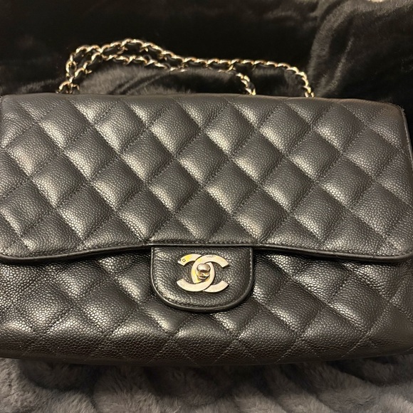 Chanel Classic Jumbo Black Quilted Shoulder Bag - Picture 1 of 15
